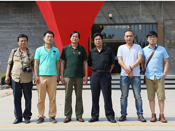 原天津美术学院副院长、知名安博买球家于世宏教授一行莅临华艺安博买球参观考察