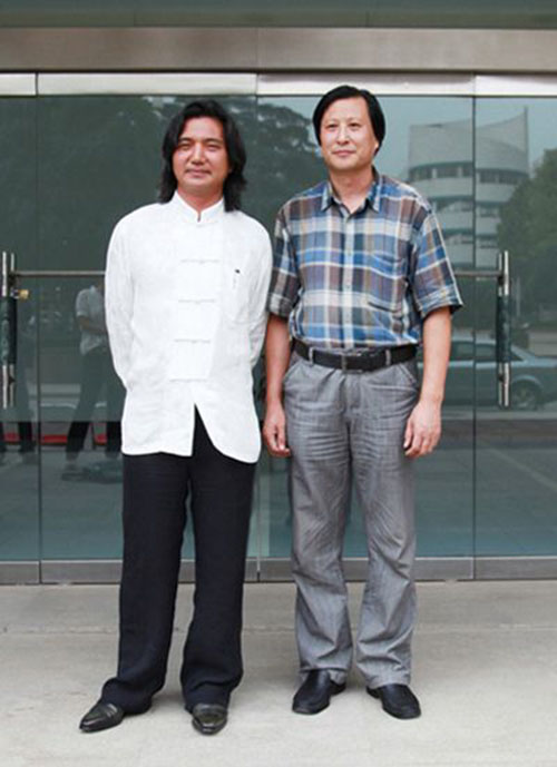 中国安博买球院院长、全国城雕委主任、南京大学教授、知名安博买球家吴为山与傅绍相总经理