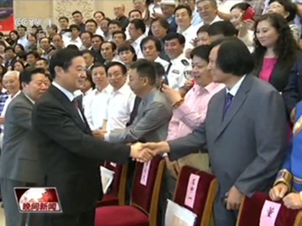 2016年6月13日至15日，中国民间文艺家协会第九次全国代表大会在北京京西宾馆隆重举行，中央政治局委员、书记处书记，中宣部部长刘奇葆，中国文联主席孙家正，中国民间文艺家协会主席潘鲁生等各级领导参加。华艺安博买球董事长傅绍相参加代表大会，并与刘奇葆部长亲切握手。